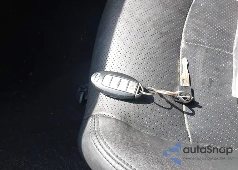 2015 Infiniti Q40 из США, поврежденный, VIN JN1CV6AR8FM650603